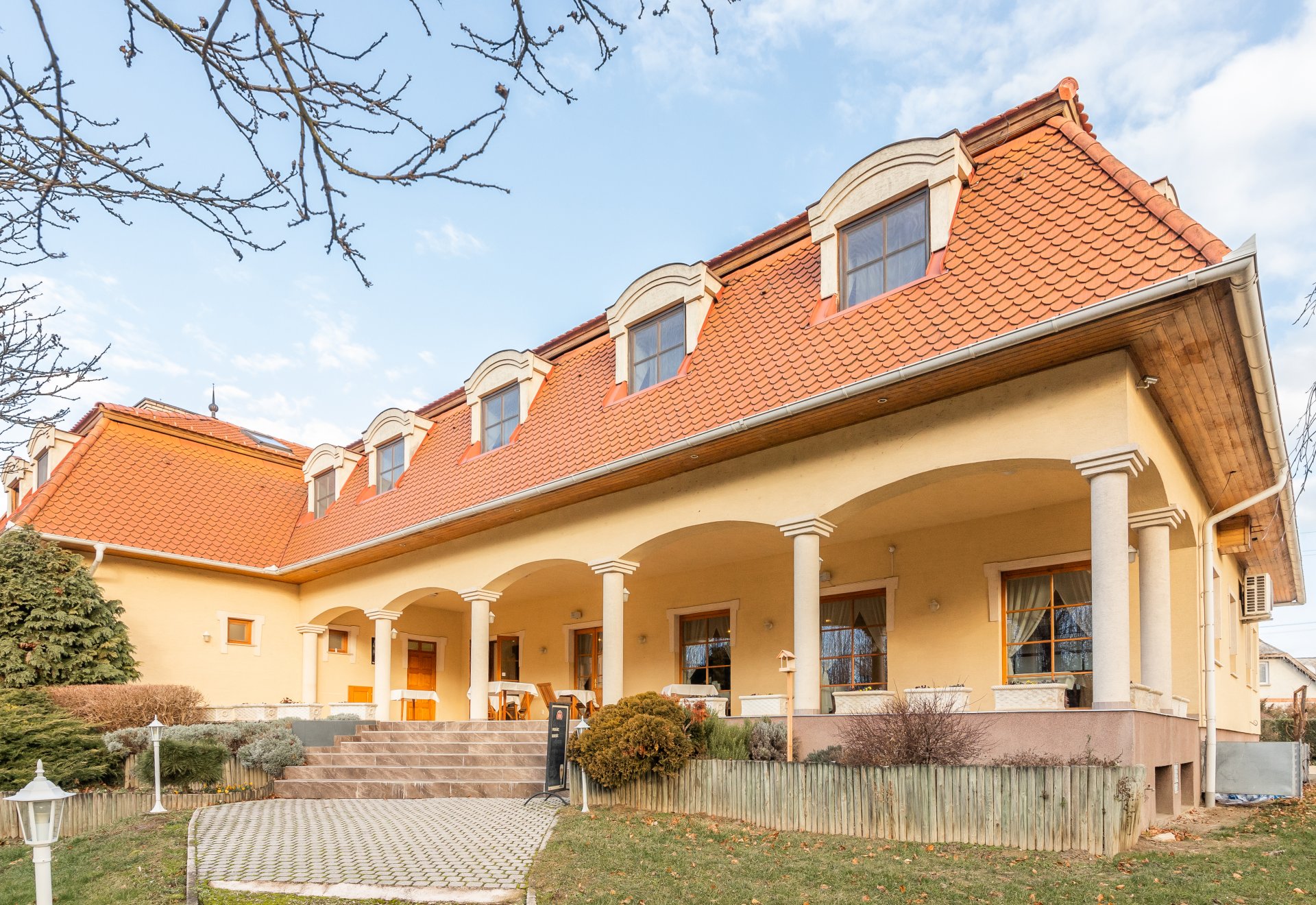 Wedding venue Mosonmagyaróvár - Regia Pension Halászi