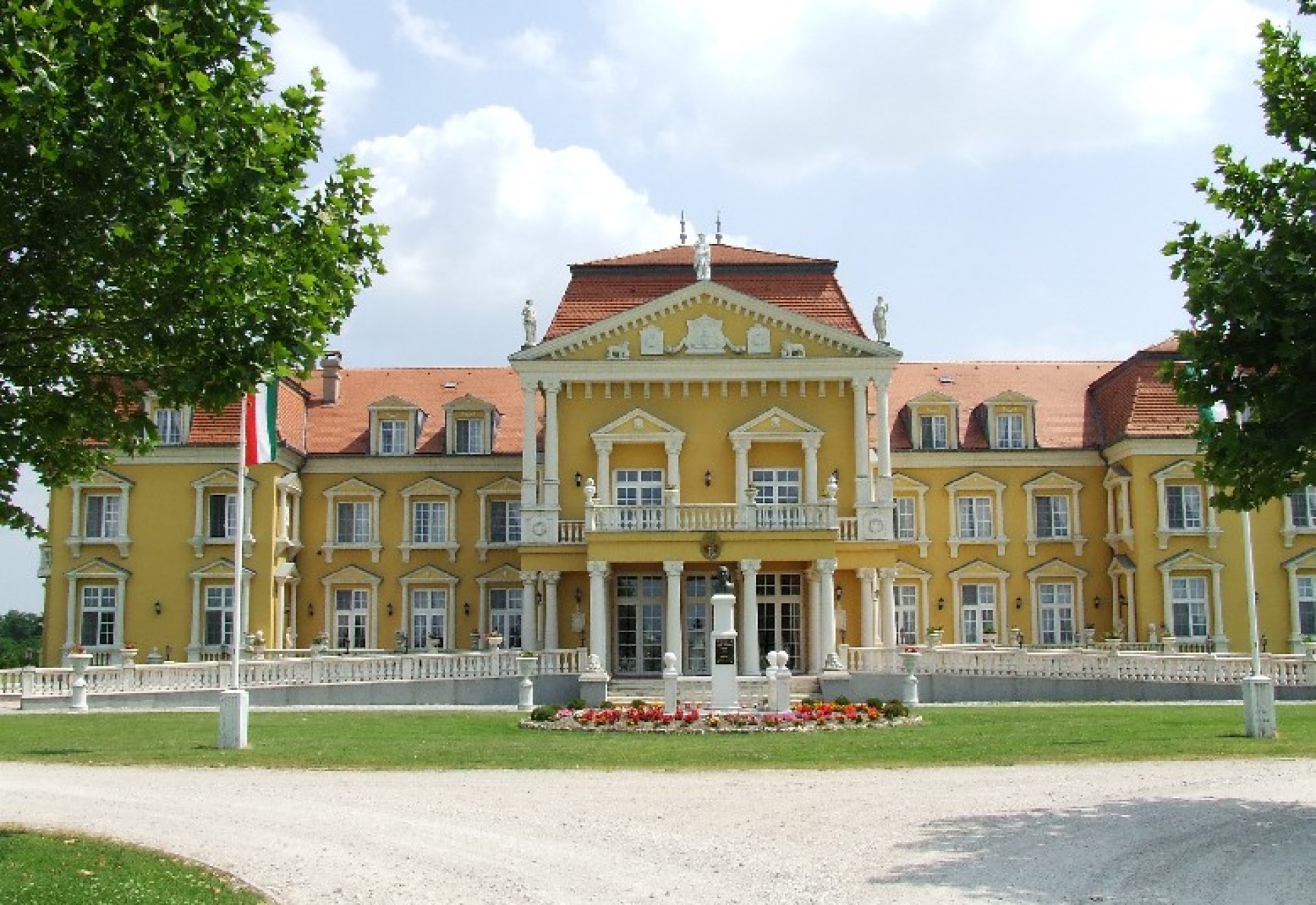 Csebi-Pogány Kastély Csebi-Pogány Kastély